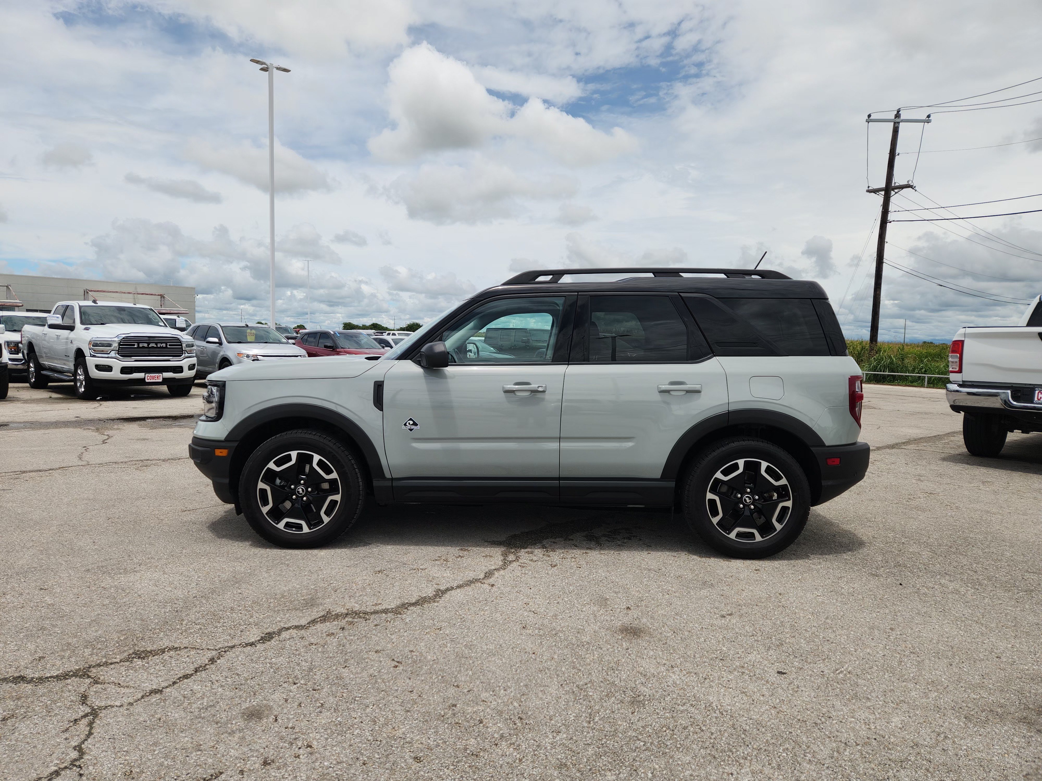 Certified 2022 Ford Bronco Sport Outer Banks w/ Tech Package AWD/4WD image 4