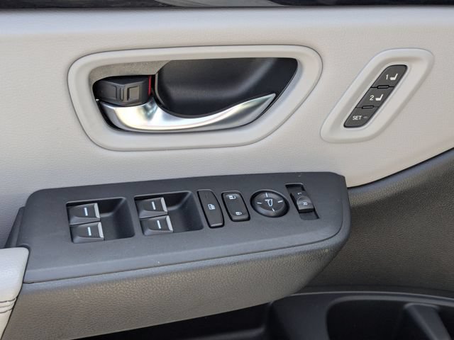 Used 2024 Honda Pilot Touring image 10