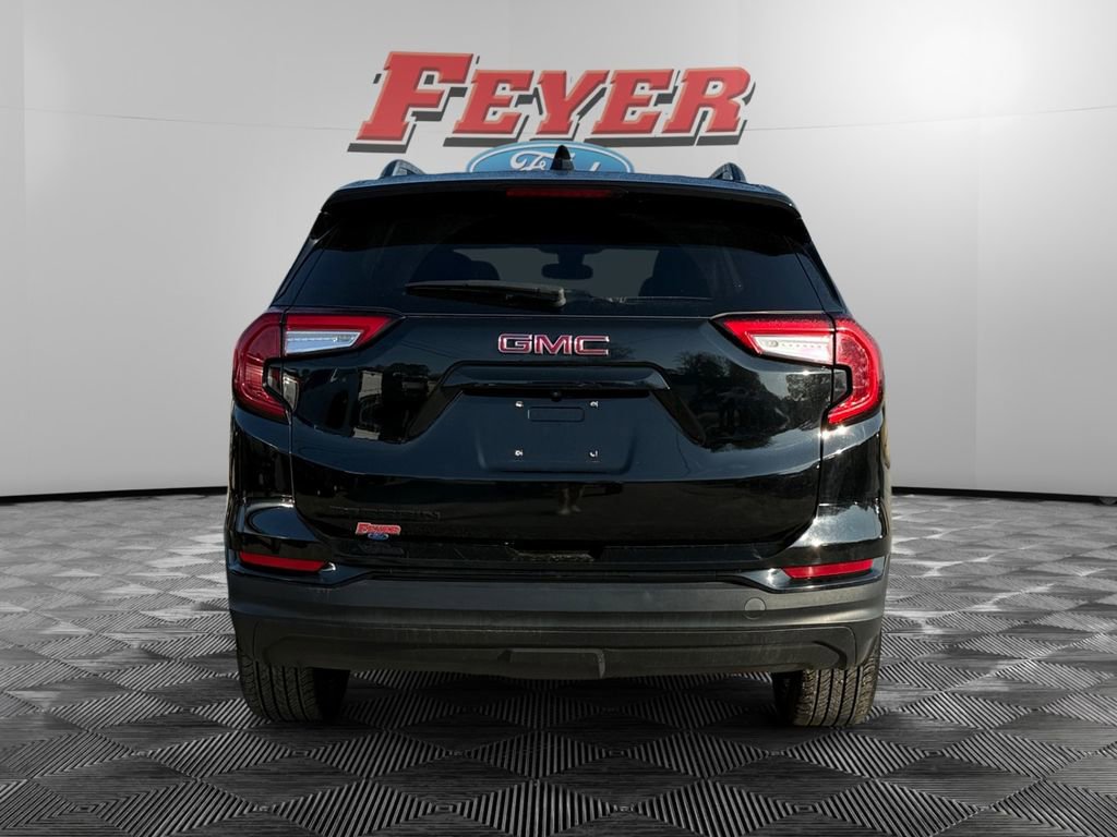 Used 2022 GMC Terrain SLE w/ Driver Convenience Package image 4
