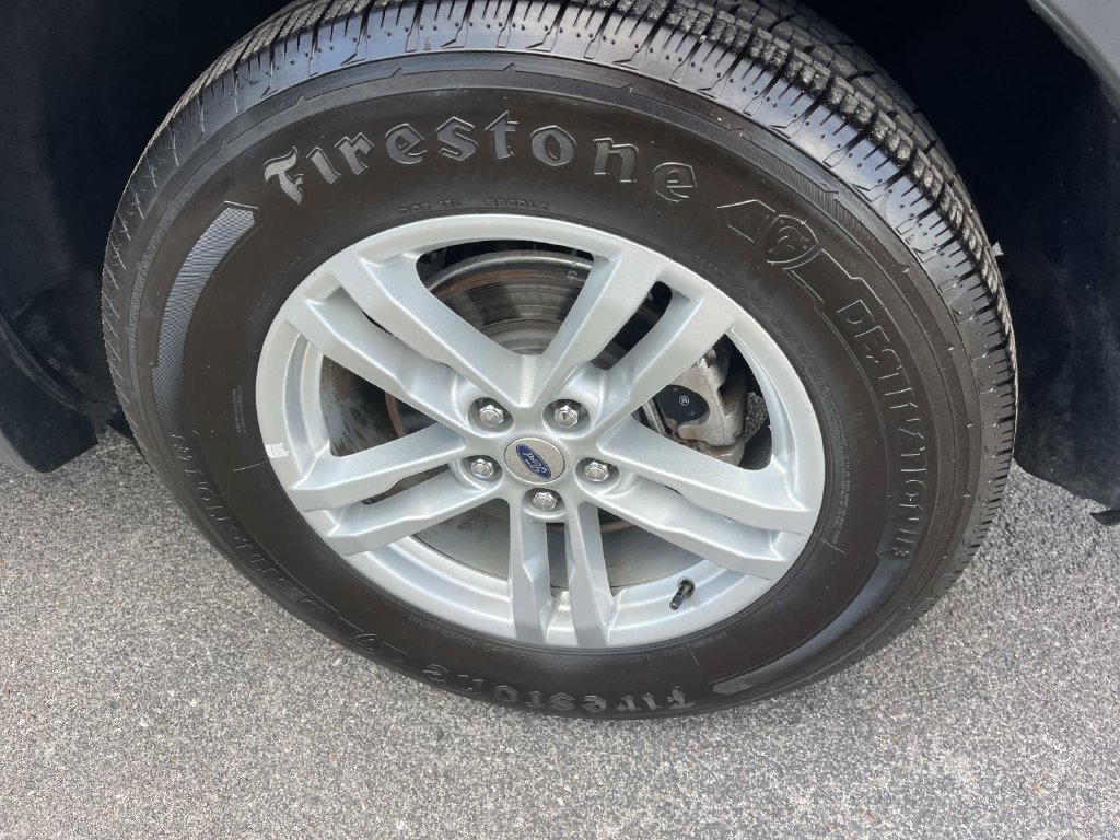 Certified 2022 Ford Explorer XLT RWD image 14