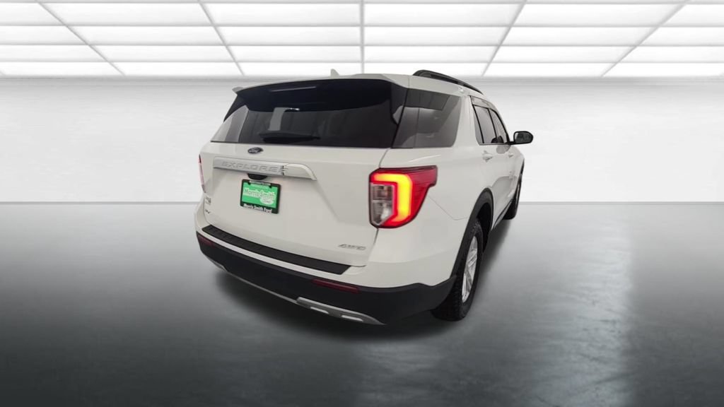 Certified 2024 Ford Explorer XLT w/ Equipment Group 202A AWD/4WD image 8