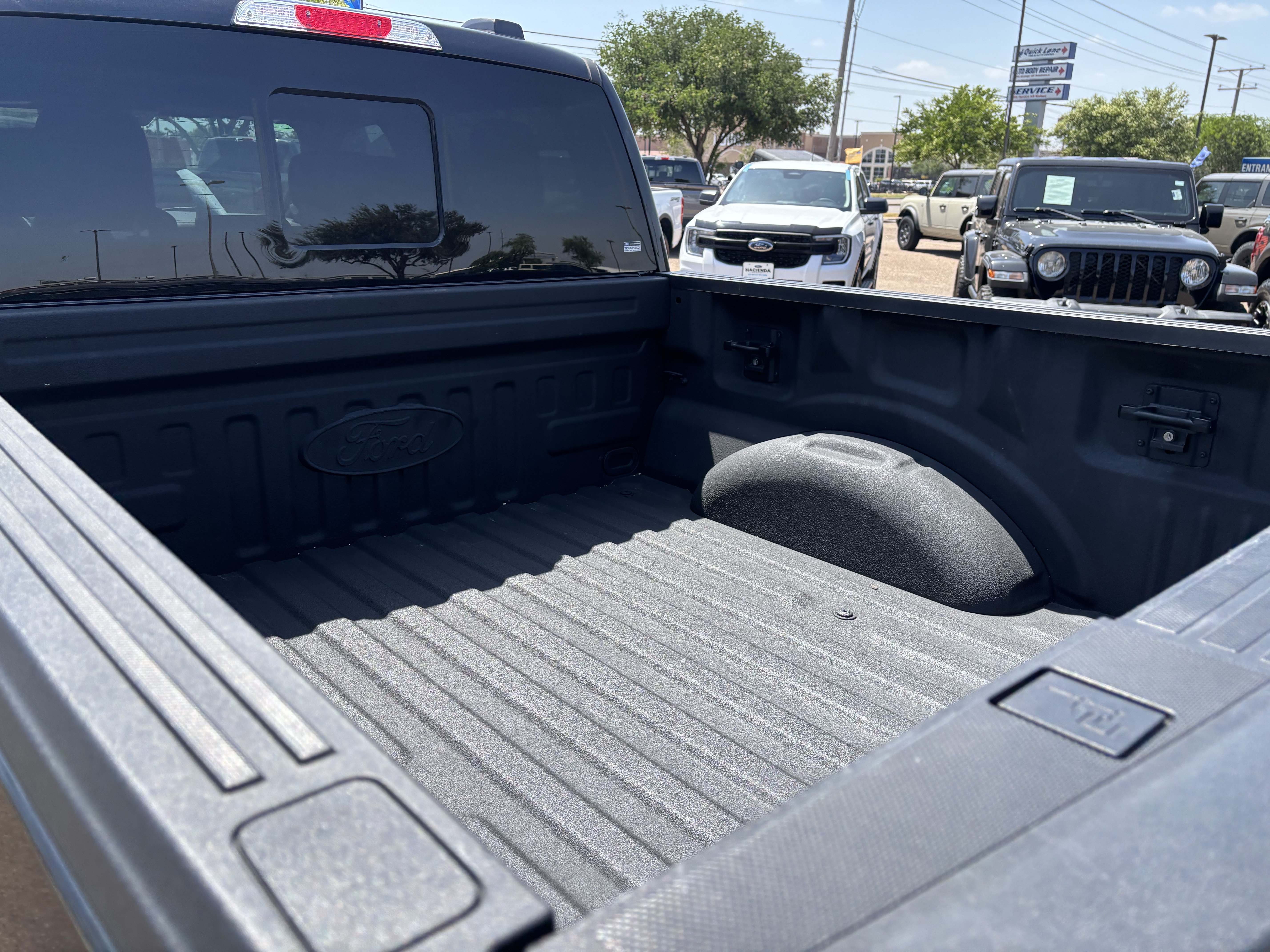 Certified 2023 Ford F150 Platinum w/ Equipment Group 701A High AWD/4WD image 18