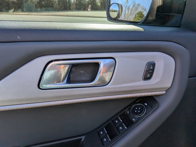 Certified 2025 Ford Explorer Active w/ Active Comfort Package image 13