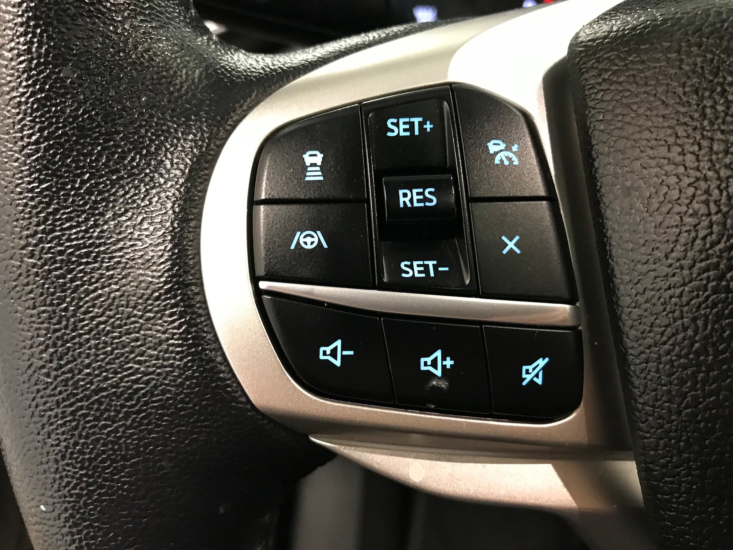 Certified 2023 Ford Explorer XLT w/ Equipment Group 202A AWD/4WD image 18