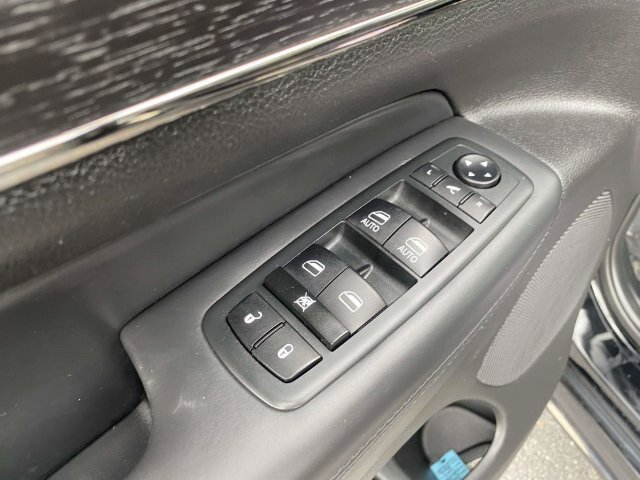 Used 2020 Jeep Grand Cherokee High Altitude AWD/4WD image 19