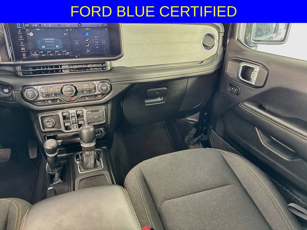 Used 2025 Jeep Wrangler Unlimited Sahara AWD/4WD image 25