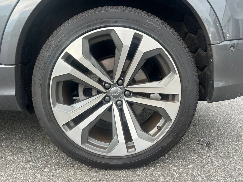 Used 2020 Audi Q8 Premium Plus AWD/4WD image 11