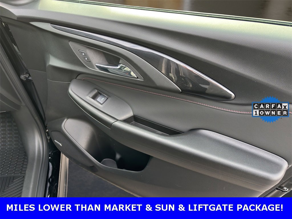 Used 2022 Chevrolet TrailBlazer RS w/ Sun and Liftgate Package image 9