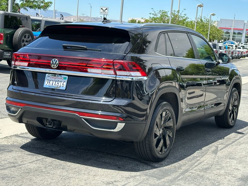 Used 2024 Volkswagen Atlas Cross Sport SE FWD image 7