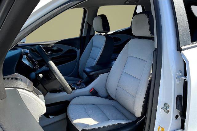 Used 2023 GMC Terrain SLE w/ Driver Convenience Package image 28