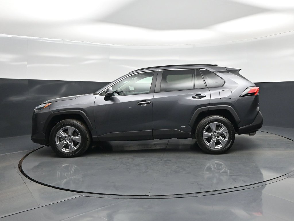 Used 2022 Toyota RAV4 XLE AWD/4WD image 28