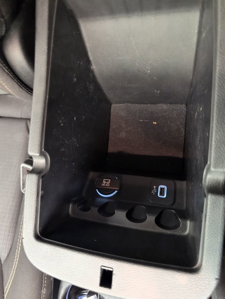 Used 2017 Jeep Cherokee Latitude w/ Safety/Convenience Group FWD image 45