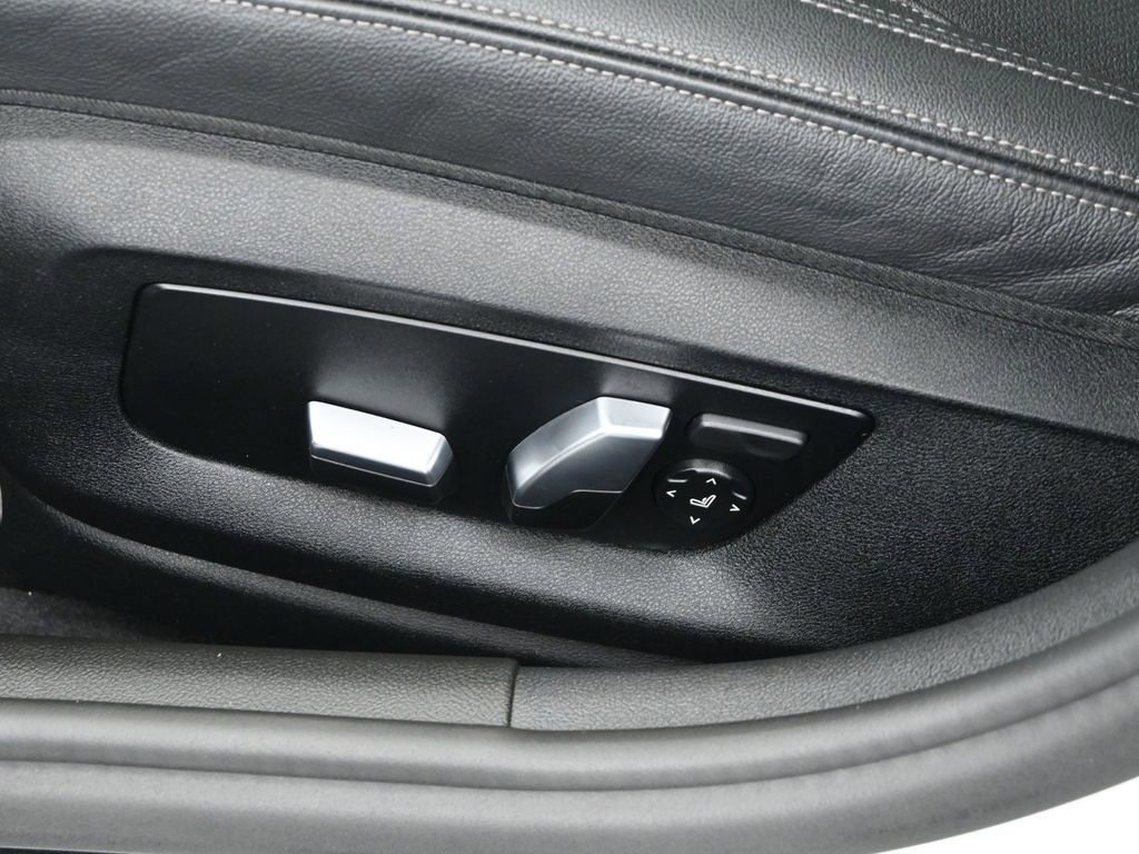 Used 2022 BMW 540i 540i w/ Executive Package image 37