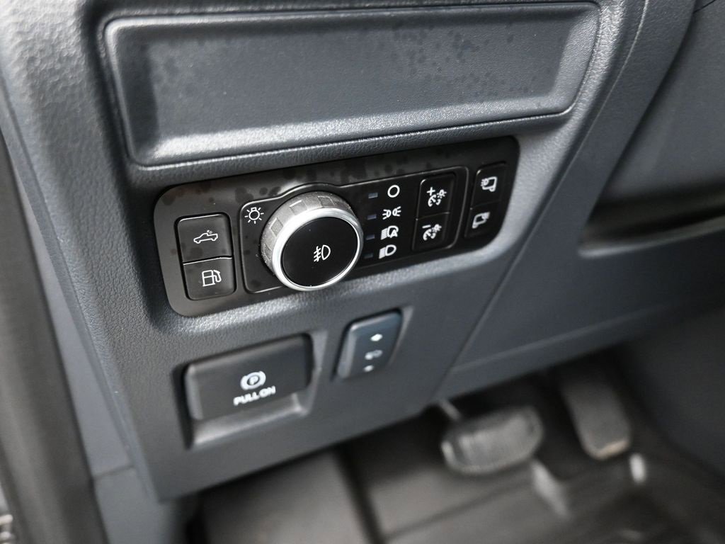 Certified 2025 Ford F150 Platinum w/ Equipment Group 702A High image 13