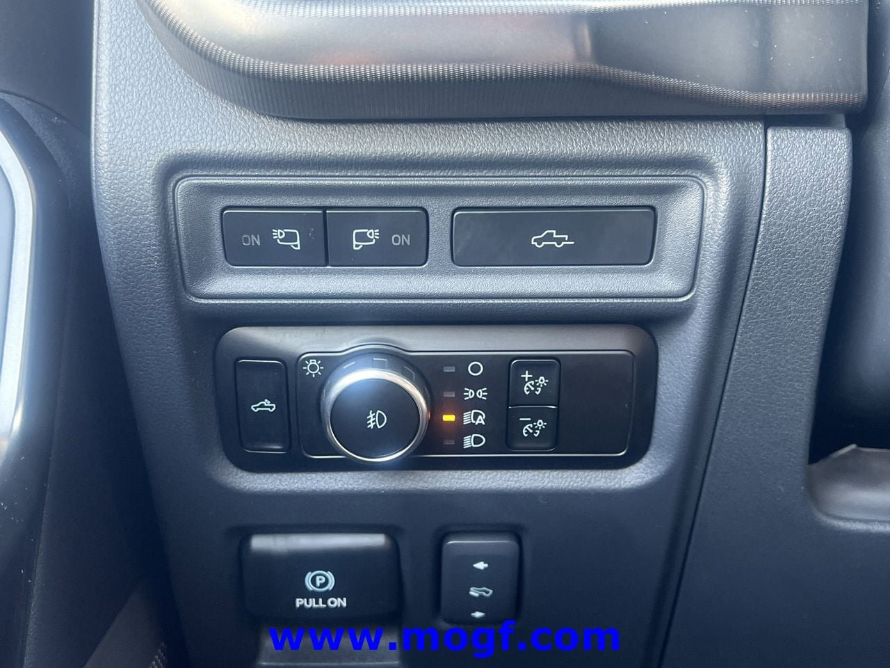 Certified 2023 Ford F150 Platinum w/ Equipment Group 701A High AWD/4WD image 18