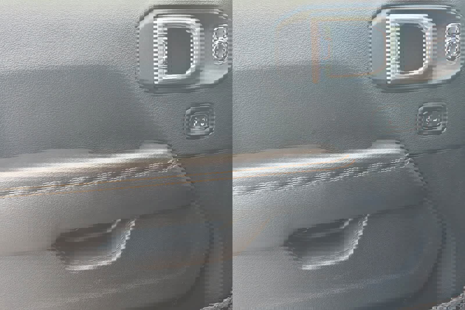 Used 2022 Jeep Gladiator Overland image 12