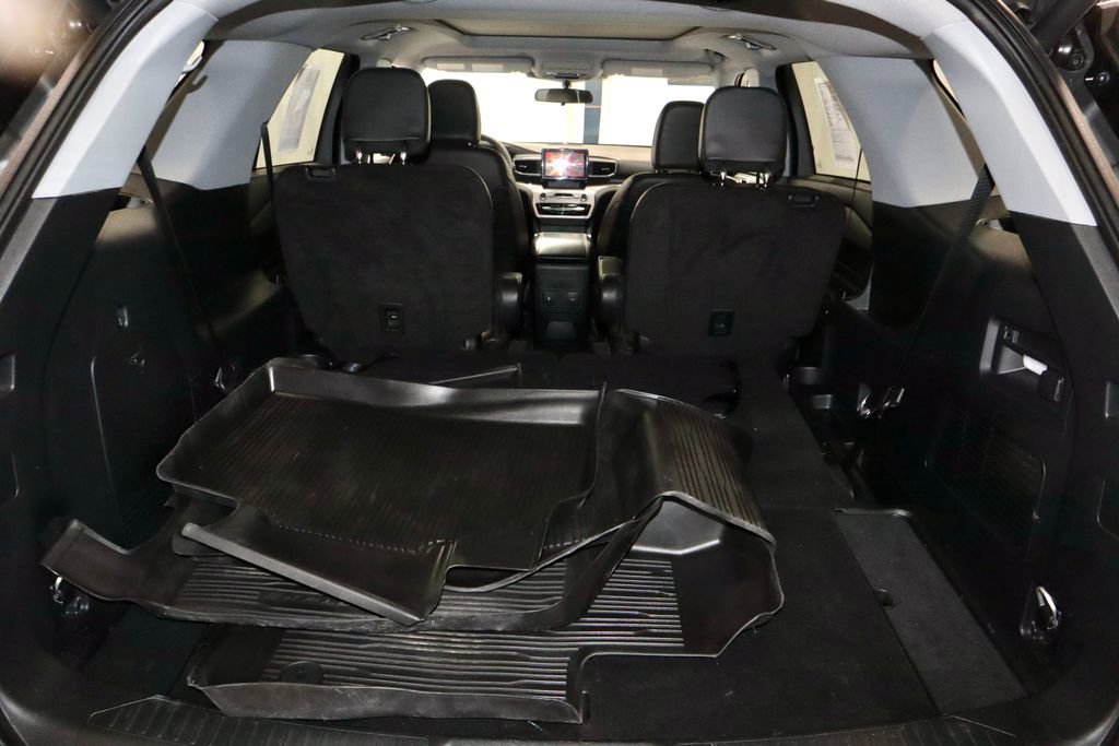 Certified 2023 Ford Explorer XLT w/ Equipment Group 202A AWD/4WD image 15