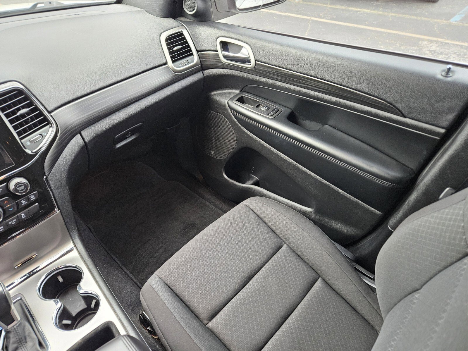 Used 2022 Jeep Grand Cherokee Laredo E image 16