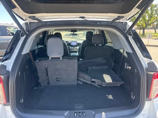Certified 2023 Ford Explorer XLT w/ Equipment Group 202A AWD/4WD image 9