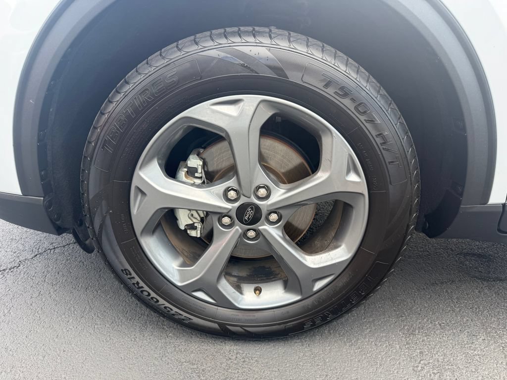 Certified 2025 Ford Escape ST-Line Select AWD/4WD image 11