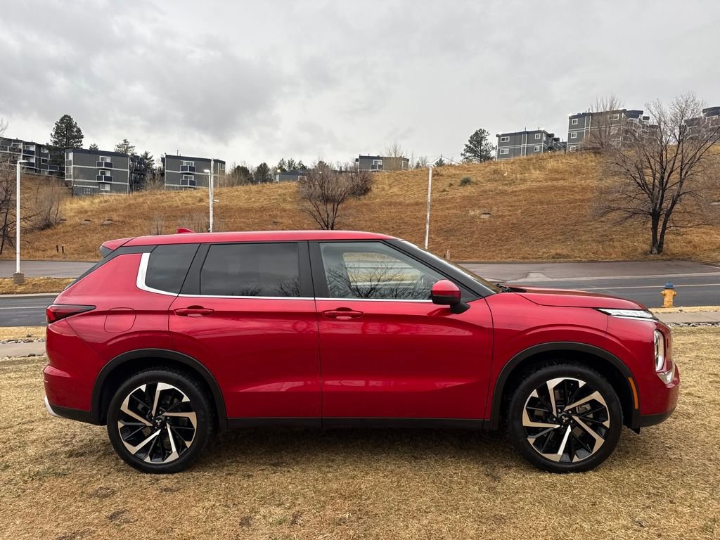 Used 2024 Mitsubishi Outlander SE image 6