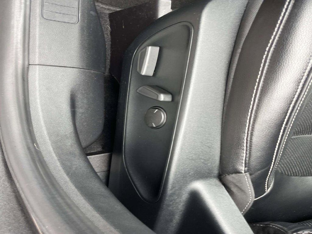 Certified 2020 Ford Escape Titanium AWD/4WD image 31