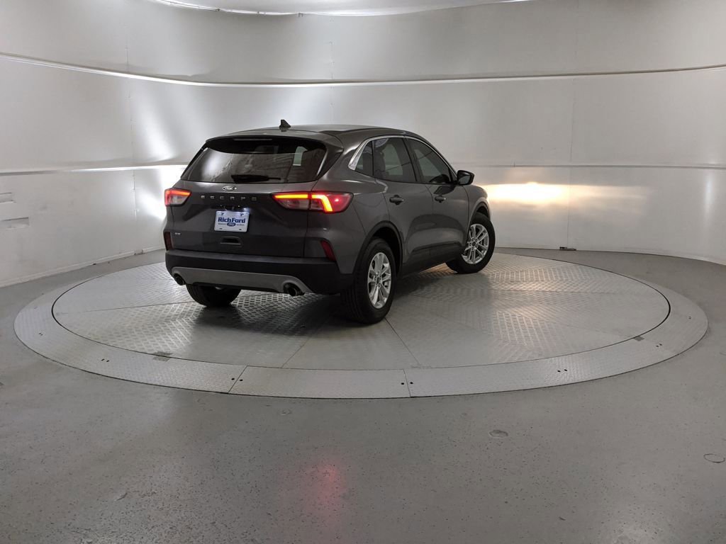 Certified 2022 Ford Escape SE image 5