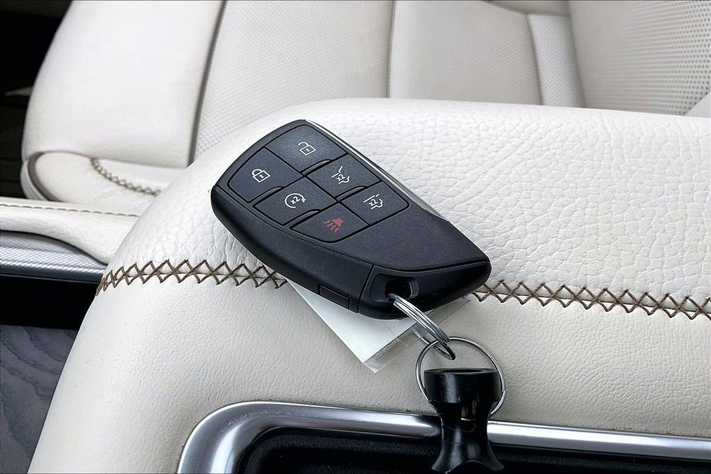 Used 2024 GMC Yukon Denali w/ Advanced Technology Package AWD/4WD image 11