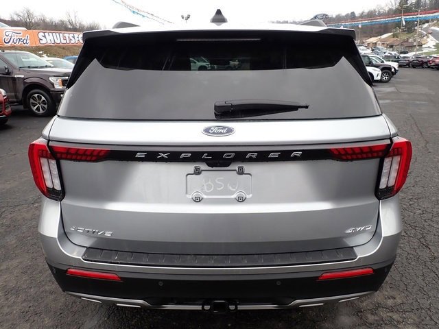 Certified 2025 Ford Explorer Active w/ Active Comfort Package image 3