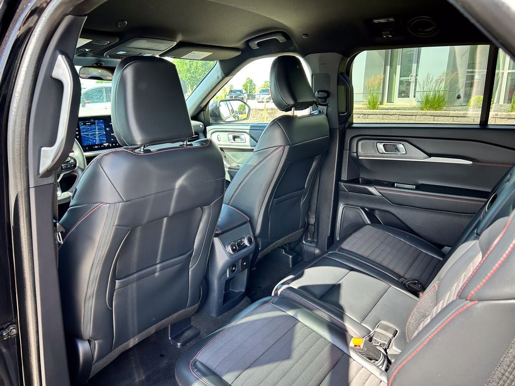 Certified 2025 Ford Explorer ST-Line w/ ST-Line Street Pack AWD/4WD image 14