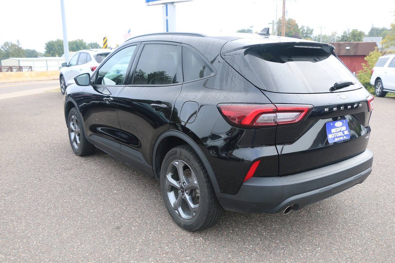 Certified 2025 Ford Escape ST-Line Select AWD/4WD image 6