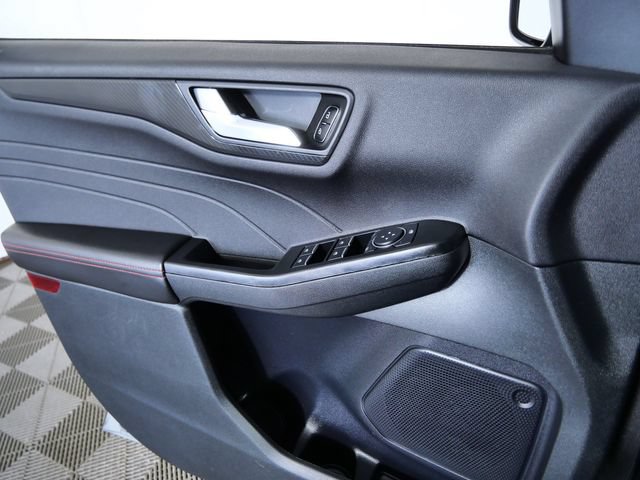 Certified 2025 Ford Escape ST-Line Select AWD/4WD image 26