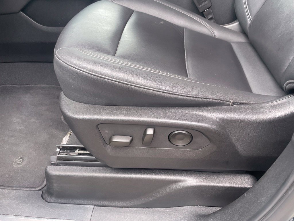 Used 2025 Chevrolet Tahoe LT RWD image 10