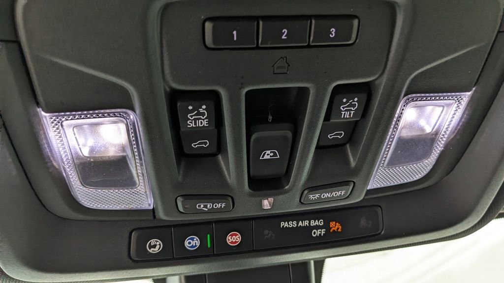 Used 2021 Chevrolet Silverado 3500 High Country image 35