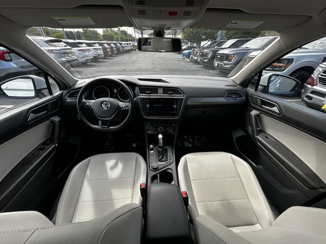 Used 2018 Volkswagen Tiguan SEL AWD/4WD image 16