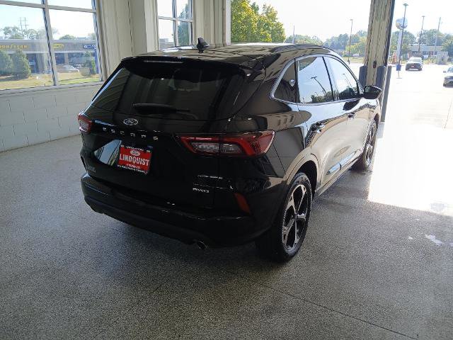 Certified 2023 Ford Escape ST-Line Select w/ Tech Pack #2 image 5