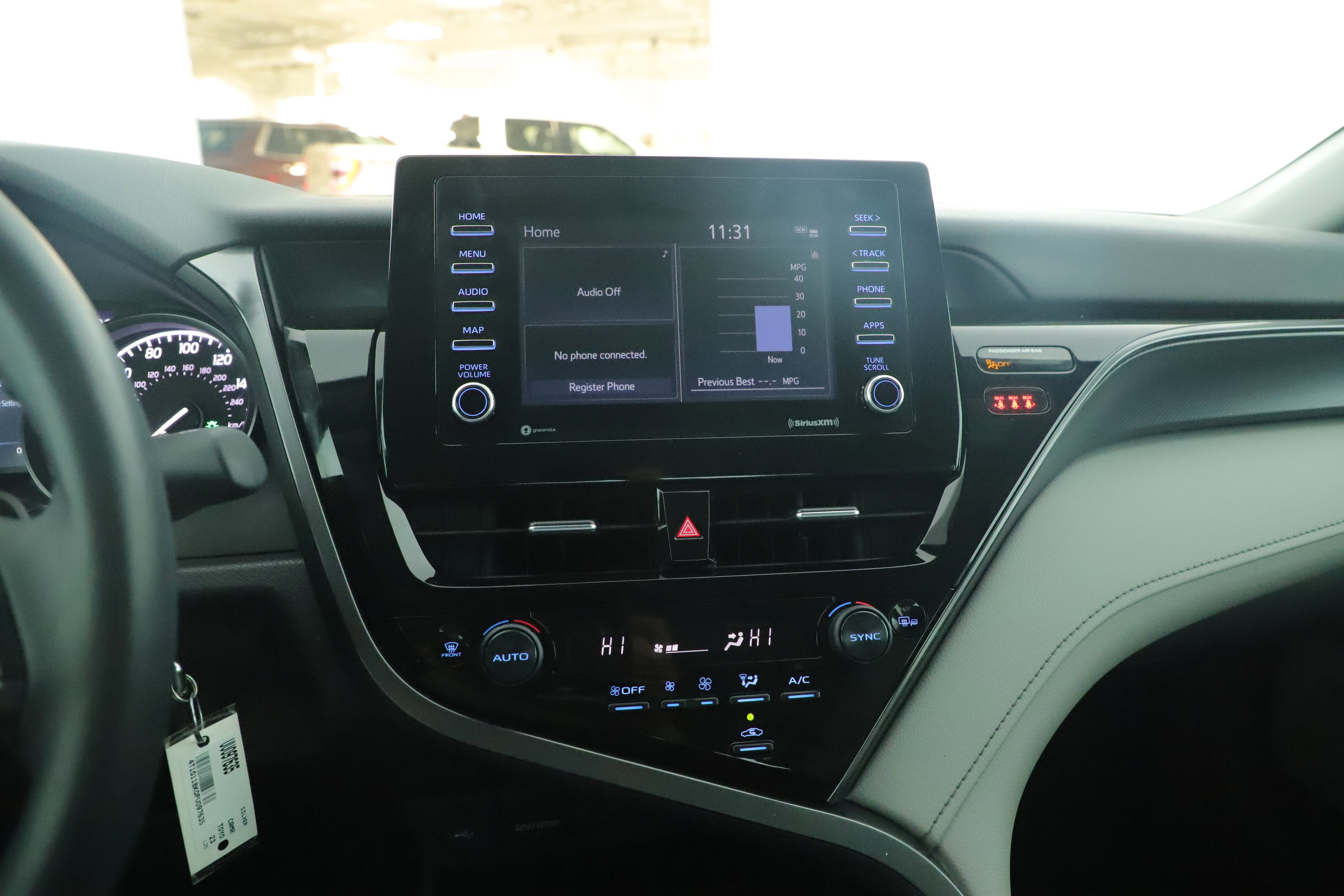 Used 2023 Toyota Camry SE image 16