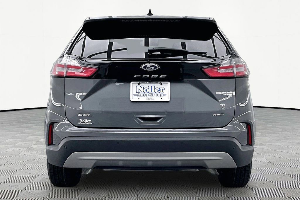 Certified 2024 Ford Edge SEL w/ Convenience Package AWD/4WD image 3