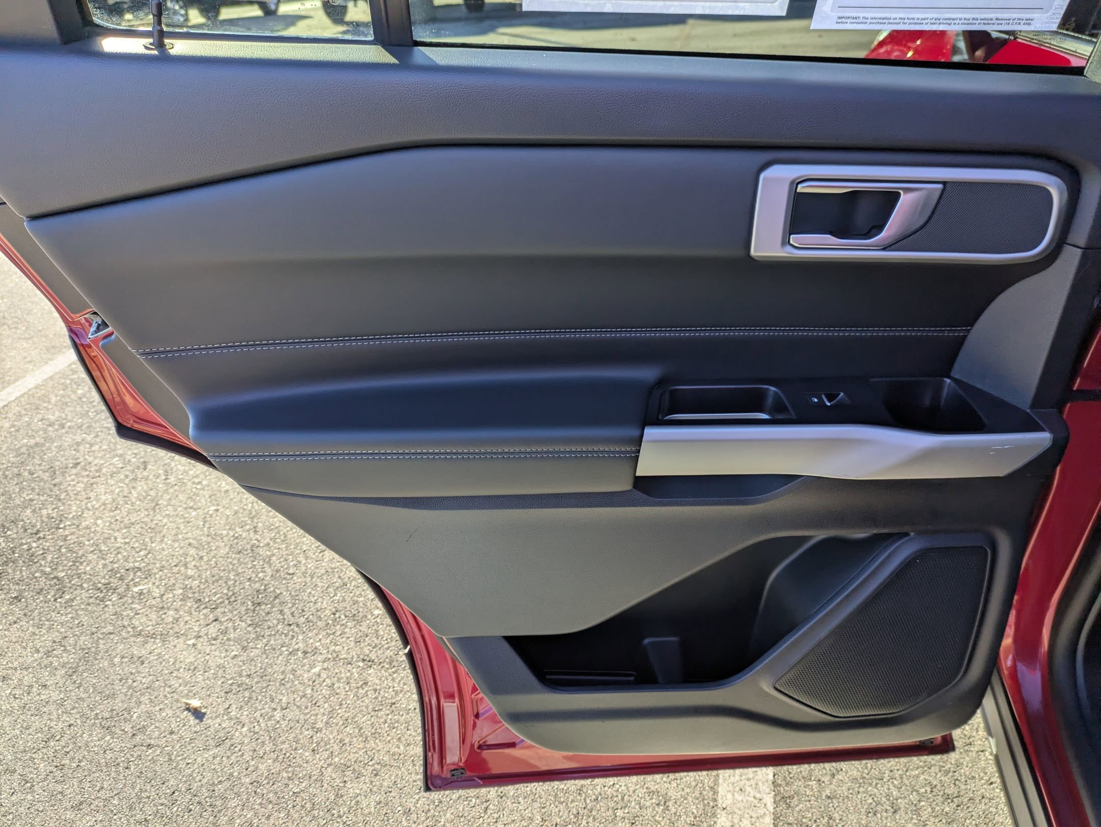 Certified 2022 Ford Explorer XLT w/ Equipment Group 202A image 31