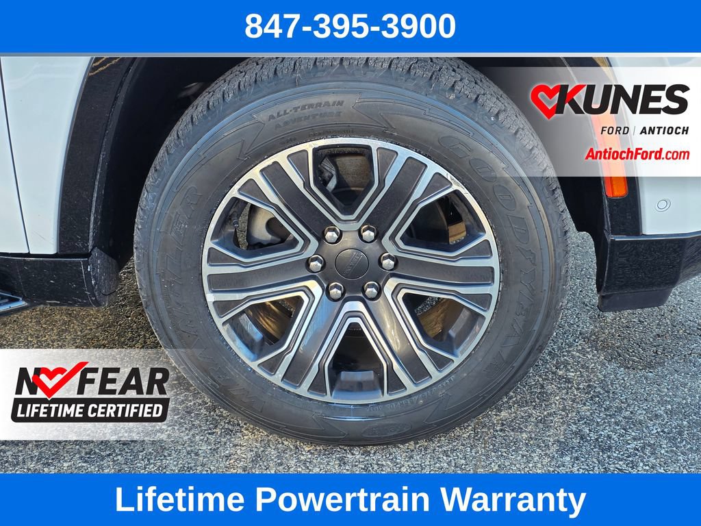Used 2024 Jeep Wagoneer L Series II w/ Flexible Seating Group AWD/4WD image 9