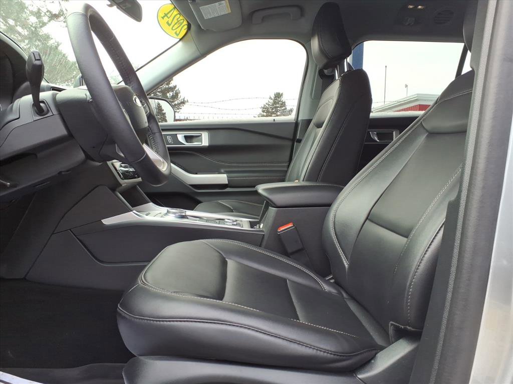 Certified 2024 Ford Explorer XLT w/ Equipment Group 202A image 15