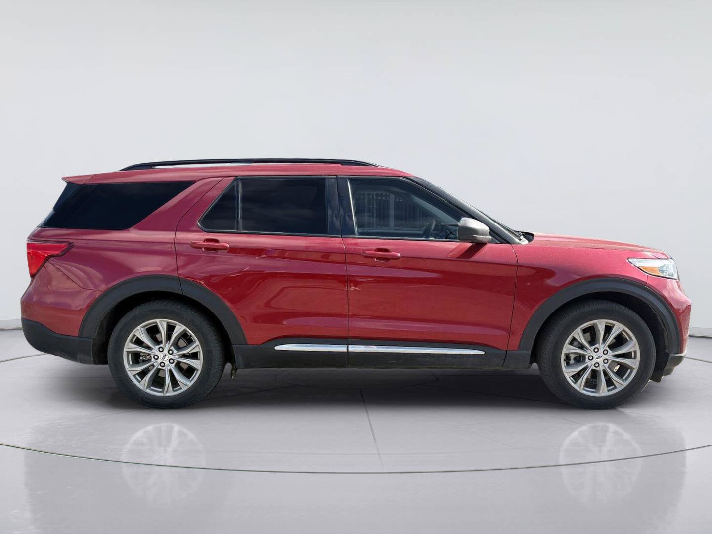 Certified 2023 Ford Explorer XLT w/ Equipment Group 202A RWD image 2