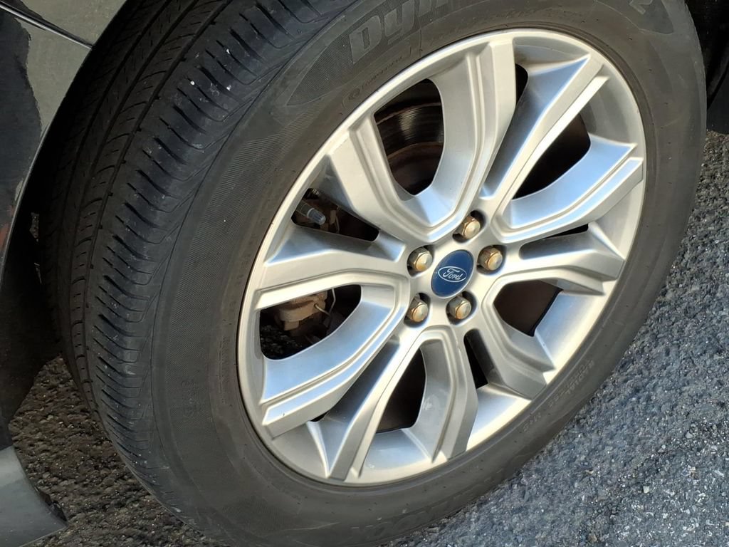 Certified 2019 Ford Edge Titanium w/ Cold Weather Package AWD/4WD image 6