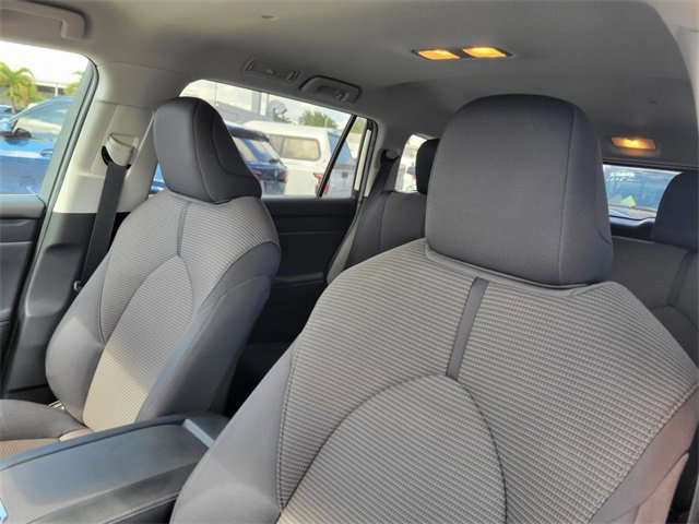 Used 2022 Toyota Highlander L image 19