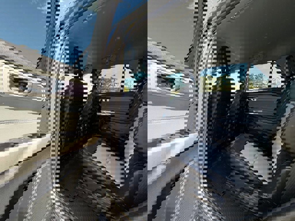 Certified 2022 Ford Explorer XLT w/ Equipment Group 202A image 22