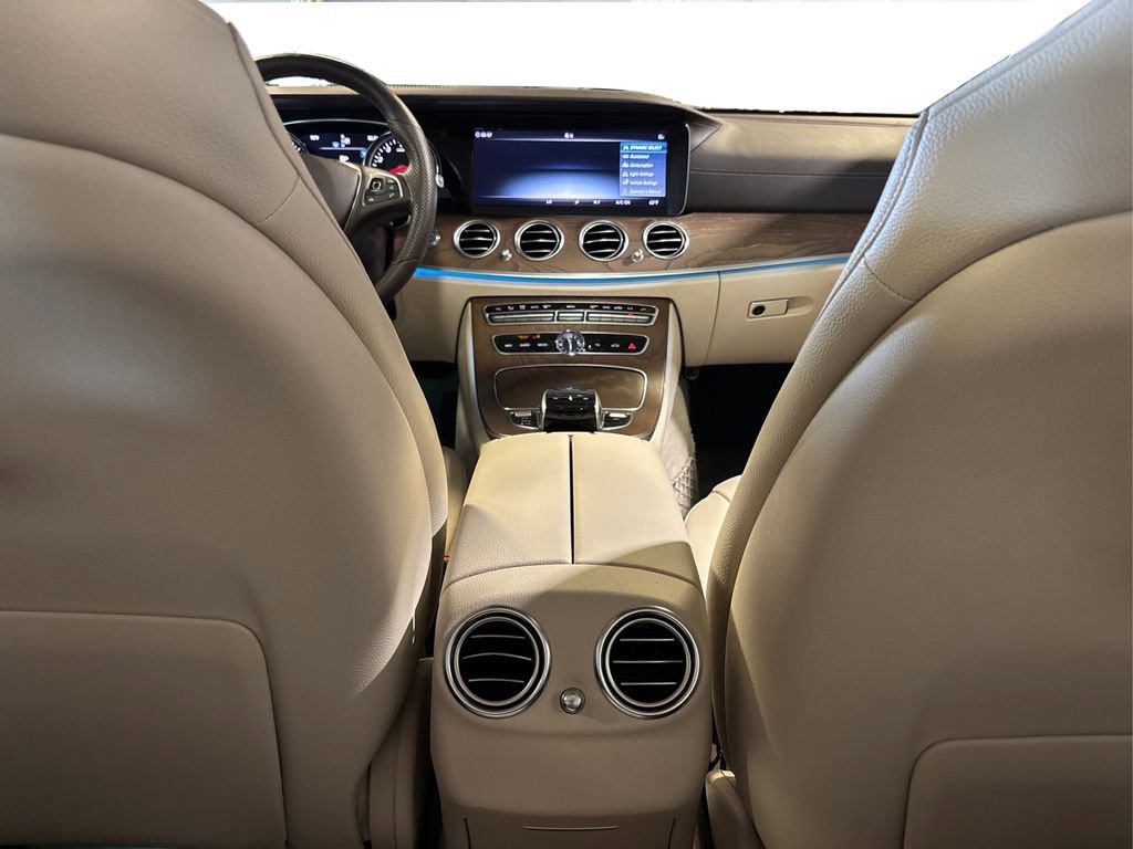 Used 2018 Mercedes-Benz E 300 4MATIC image 29