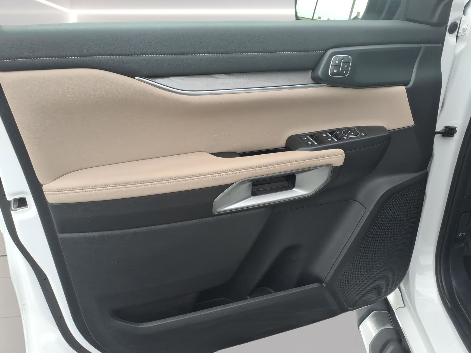 Certified 2024 Ford Ranger Lariat w/ Advanced Towing Package image 8