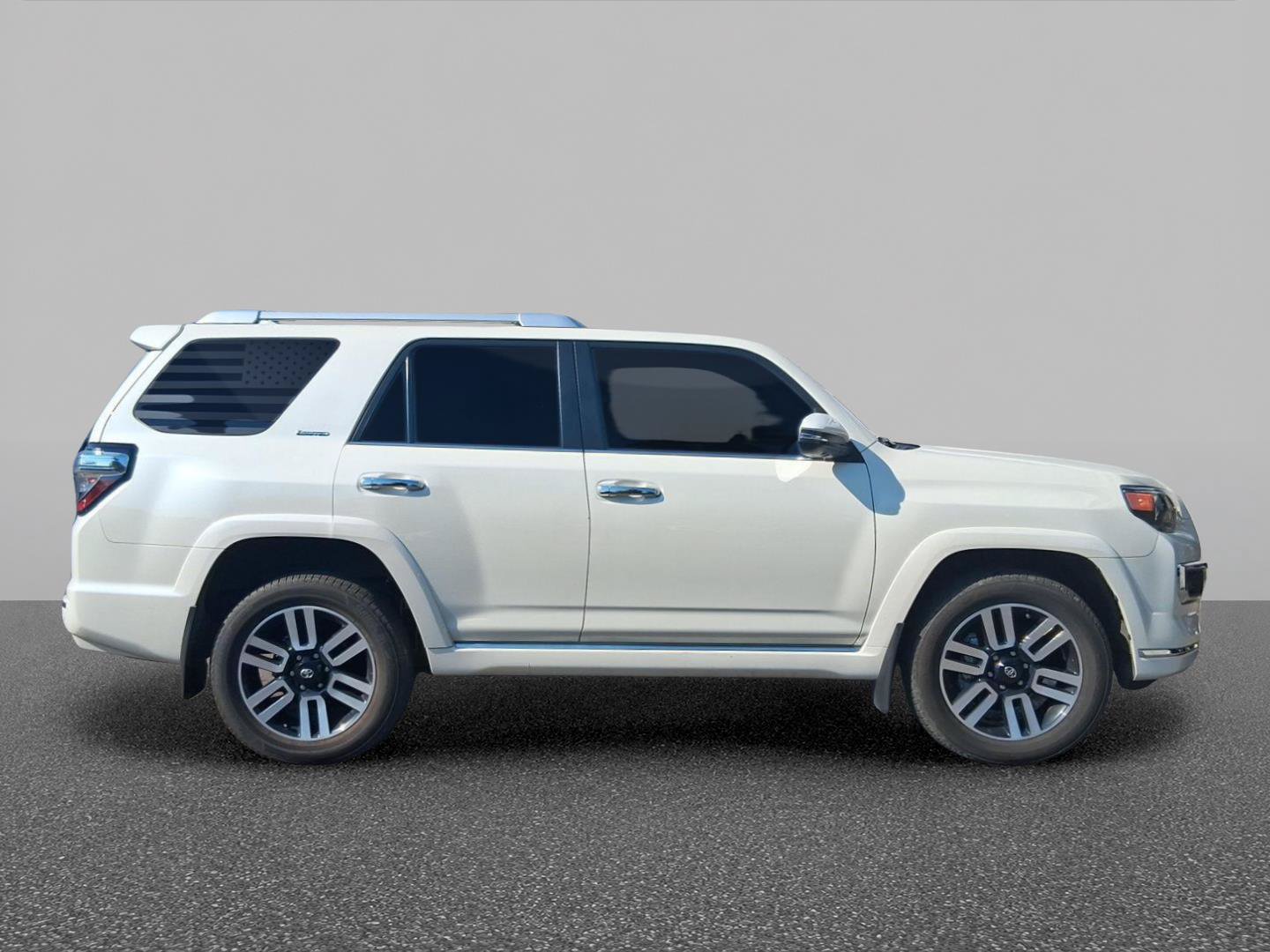Used 2023 Toyota 4Runner Limited AWD/4WD image 3