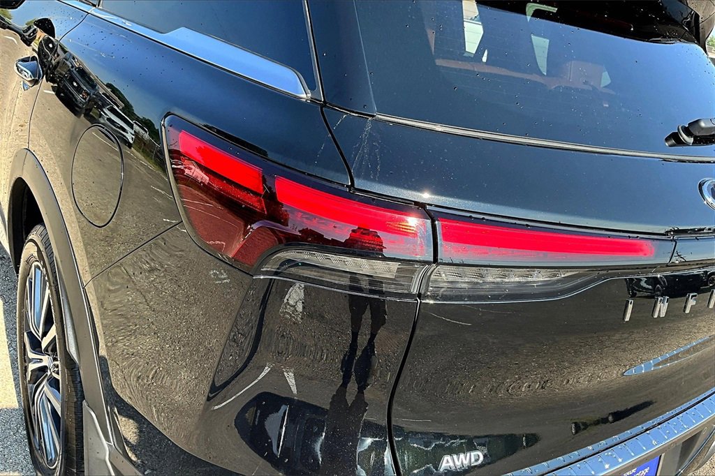 Used 2024 INFINITI QX60 Sensory w/ Vision Package image 31