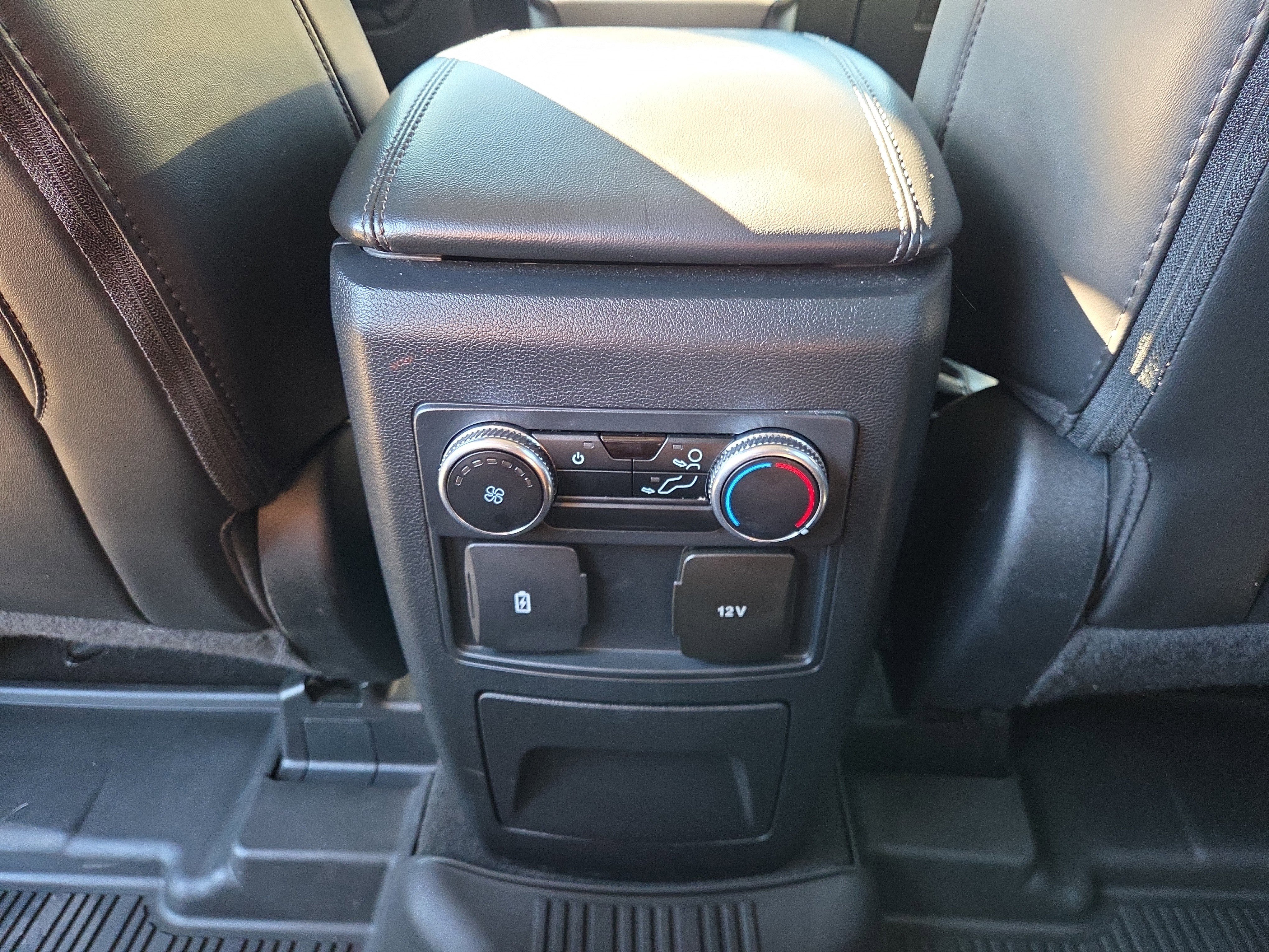 Certified 2022 Ford Explorer XLT w/ Equipment Group 202A AWD/4WD image 13